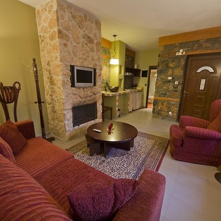 Onar Guesthouse Agios Athanasios  Eksteriør billede